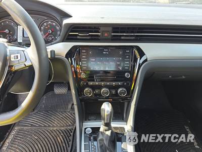 2022 Volkswagen Passat 2.0T SE - zdjęcie 11 z 30 - miniatura