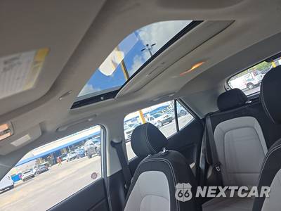 2025 Hyundai Venue SEL - zdjęcie 18 z 21 - miniatura