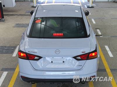 2025 Nissan Altima SR - zdjęcie 5 z 26 - miniatura