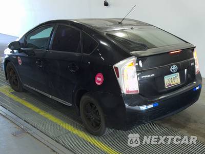 2013 Toyota Prius Two - zdjęcie 2 z 8 - miniatura