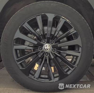 2025 Toyota Highlander XSE - zdjęcie 24 z 35 - miniatura