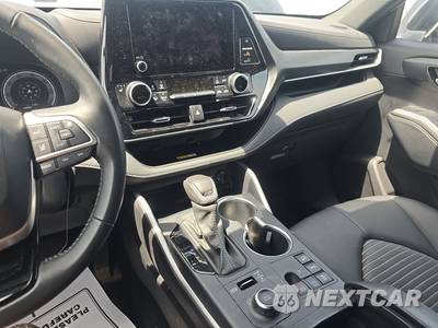 2025 Toyota Highlander XSE - zdjęcie 11 z 35 - miniatura