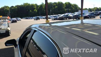 2019 Toyota Camry LE - zdjęcie 18 z 46 - miniatura