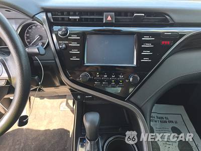 2019 Toyota Camry LE - zdjęcie 11 z 46 - miniatura