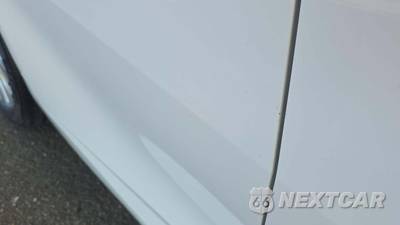 2019 Toyota Camry LE - zdjęcie 40 z 46 - miniatura