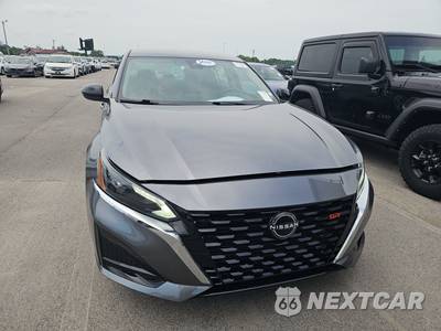 2024 Nissan Altima SR - zdjęcie 2 z 23 - miniatura