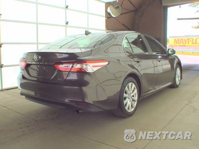 2019 Toyota Camry LE - zdjęcie 4 z 42 - miniatura