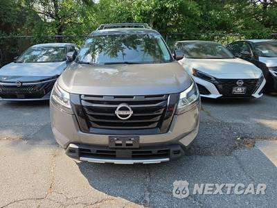 2023 Nissan Pathfinder SL - zdjęcie 2 z 30 - miniatura