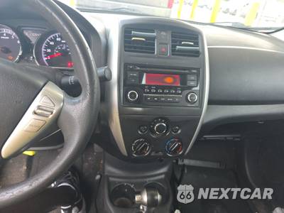 2015 Nissan Versa SV - zdjęcie 11 z 54 - miniatura