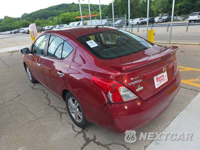 2015 Nissan Versa SV - zdjęcie 2 z 54 - miniatura