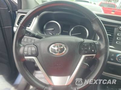 2018 Toyota Highlander XLE - zdjęcie 10 z 20 - miniatura