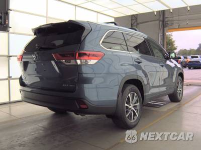 2018 Toyota Highlander XLE - zdjęcie 4 z 20 - miniatura