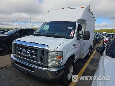 2012 Ford Super Duty E-350 Cutaway - zdjęcie 1 z 34 - miniatura
