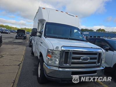 2012 Ford Super Duty E-350 Cutaway - zdjęcie 3 z 34 - miniatura