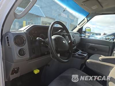 2012 Ford Super Duty E-350 Cutaway - zdjęcie 11 z 34 - miniatura