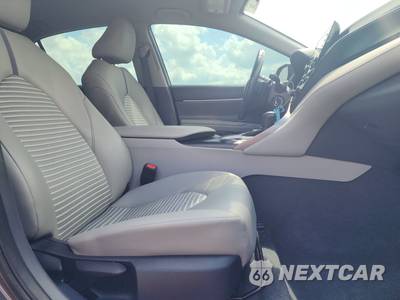 2023 Toyota Camry SE - zdjęcie 8 z 20 - miniatura