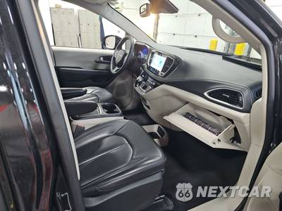 2022 Chrysler Pacifica Touring L 121.6" WB - zdjęcie 8 z 33 - miniatura