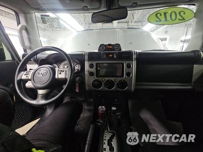 2012 Toyota FJ Cruiser w/Rear Doors - zdjęcie 11 z 55 - miniatura