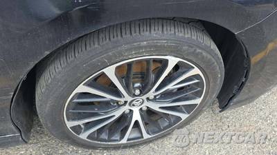 2019 Toyota Camry SE - zdjęcie 33 z 51 - miniatura