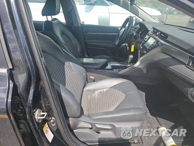 2019 Toyota Camry SE - zdjęcie 8 z 51 - miniatura