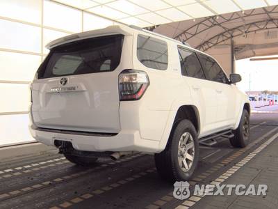 2016 Toyota 4Runner SR5 - zdjęcie 4 z 34 - miniatura