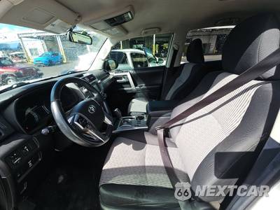 2016 Toyota 4Runner SR5 - zdjęcie 7 z 34 - miniatura