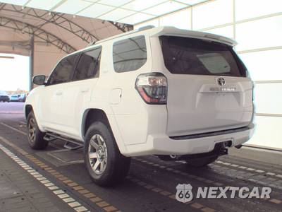 2016 Toyota 4Runner SR5 - zdjęcie 6 z 34 - miniatura