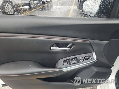 2025 Nissan Sentra SR - zdjęcie 9 z 18 - miniatura