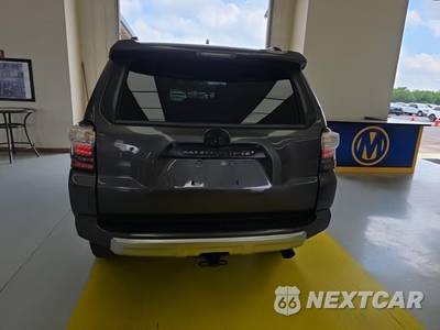 2018 Toyota 4Runner TRD Off-Road Premium - zdjęcie 5 z 18 - miniatura