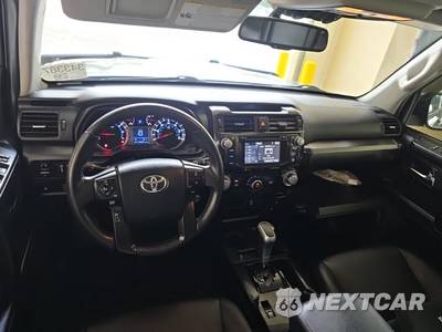 2018 Toyota 4Runner TRD Off-Road Premium - zdjęcie 8 z 18 - miniatura