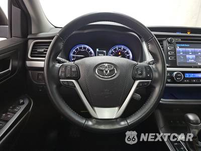 2019 Toyota Highlander SE - zdjęcie 10 z 27 - miniatura