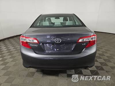 2014 Toyota Camry LE - zdjęcie 5 z 17 - miniatura