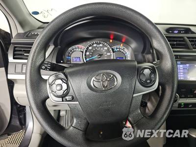 2014 Toyota Camry LE - zdjęcie 10 z 17 - miniatura