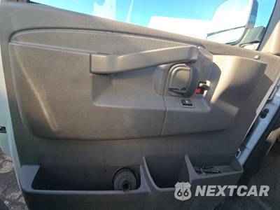 2022 Chevrolet Express 3500 Cutaway 1WT 139.0" WB - zdjęcie 12 z 15 - miniatura