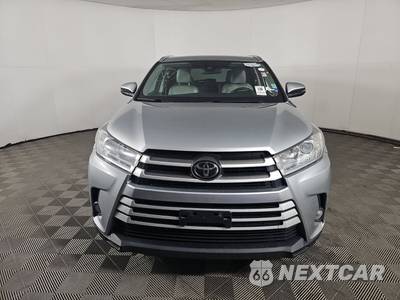 2017 Toyota XLE - zdjęcie 2 z 37 - miniatura