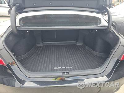 2018 Toyota Camry XLE - zdjęcie 16 z 25 - miniatura