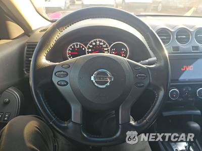 2010 Nissan Altima 3.5 SR Coupe - zdjęcie 10 z 29 - miniatura
