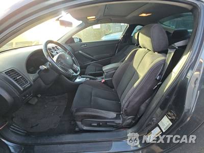 2010 Nissan Altima 3.5 SR Coupe - zdjęcie 7 z 29 - miniatura