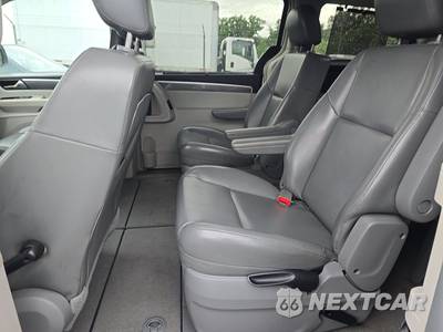 2010 Volkswagen Routan SE w/Rear Seat Entertainment & Navigation 121.2" WB - zdjęcie 19 z 25 - miniatura