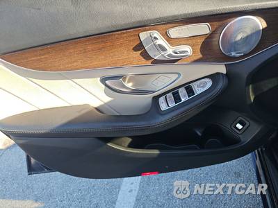 2020 Mercedes-Benz C 300 - zdjęcie 9 z 35 - miniatura