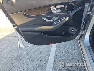 2020 Mercedes-Benz C 300 - zdjęcie 9 z 34 - miniatura