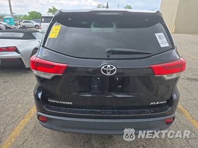 2017 Toyota Highlander XLE - zdjęcie 5 z 17 - miniatura