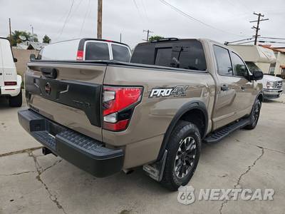 2021 Nissan TITAN PRO-4X Crew Cab Short Bed - zdjęcie 4 z 33 - miniatura