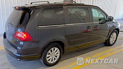 2013 Volkswagen Routan SE w/RSE & Navigation 121.2" WB - zdjęcie 4 z 35 - miniatura