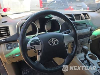 2013 Toyota Highlander SE - zdjęcie 10 z 36 - miniatura