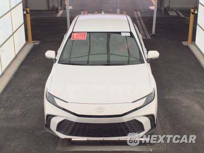 2025 Toyota Camry SE - zdjęcie 2 z 20 - miniatura