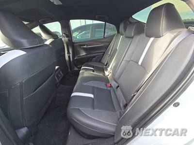 2025 Toyota Camry SE - zdjęcie 13 z 20 - miniatura