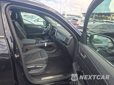 2026 Volkswagen Atlas Cross Sport 2.0T SE w/Technology - zdjęcie 8 z 21 - miniatura