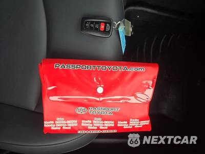 2020 Toyota Prius Prime XLE - zdjęcie 21 z 23 - miniatura