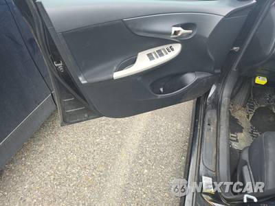 2010 Toyota Corolla S - zdjęcie 9 z 37 - miniatura